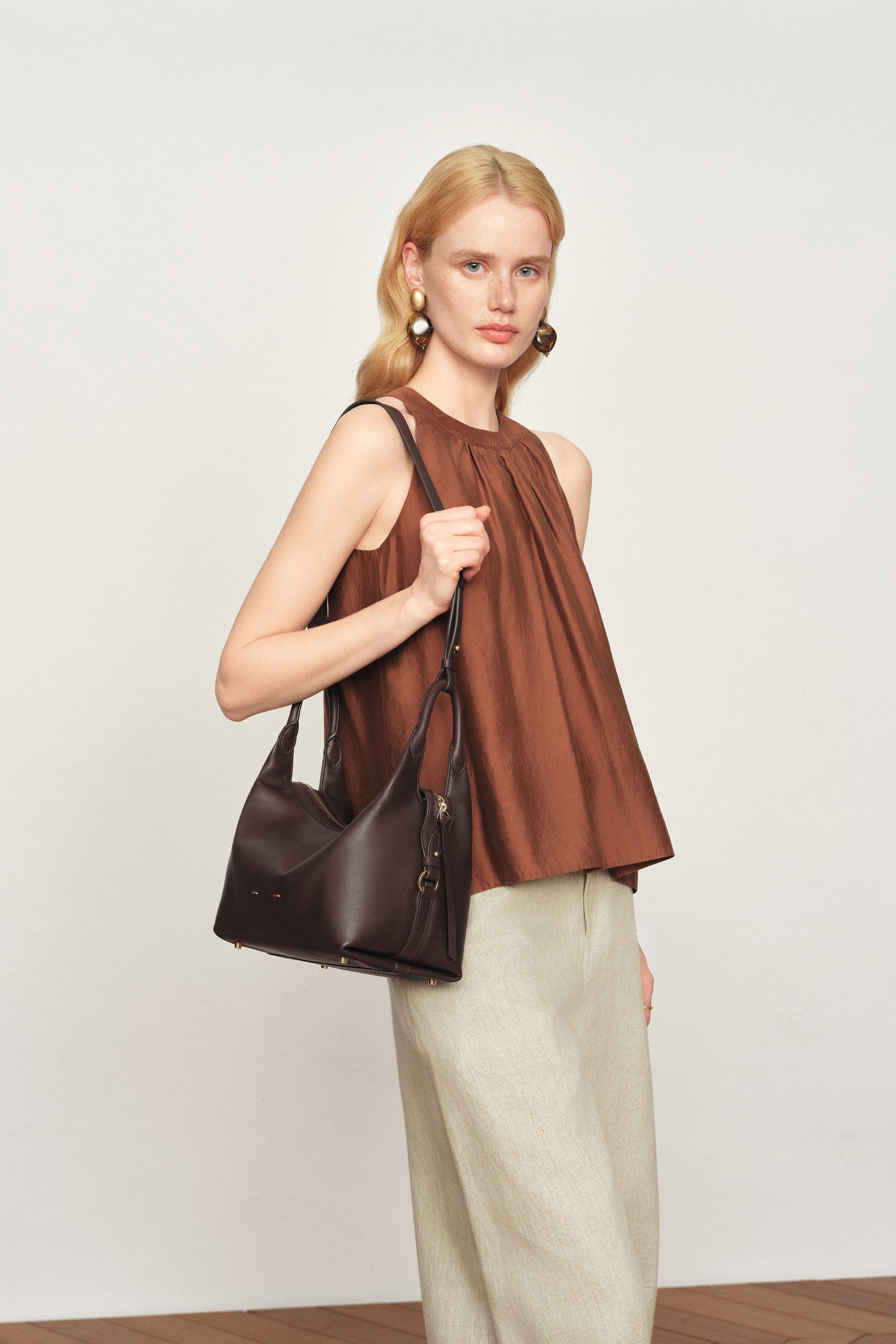 Clio Slouchy Swing Bag in Smooth Top-Grain Leather