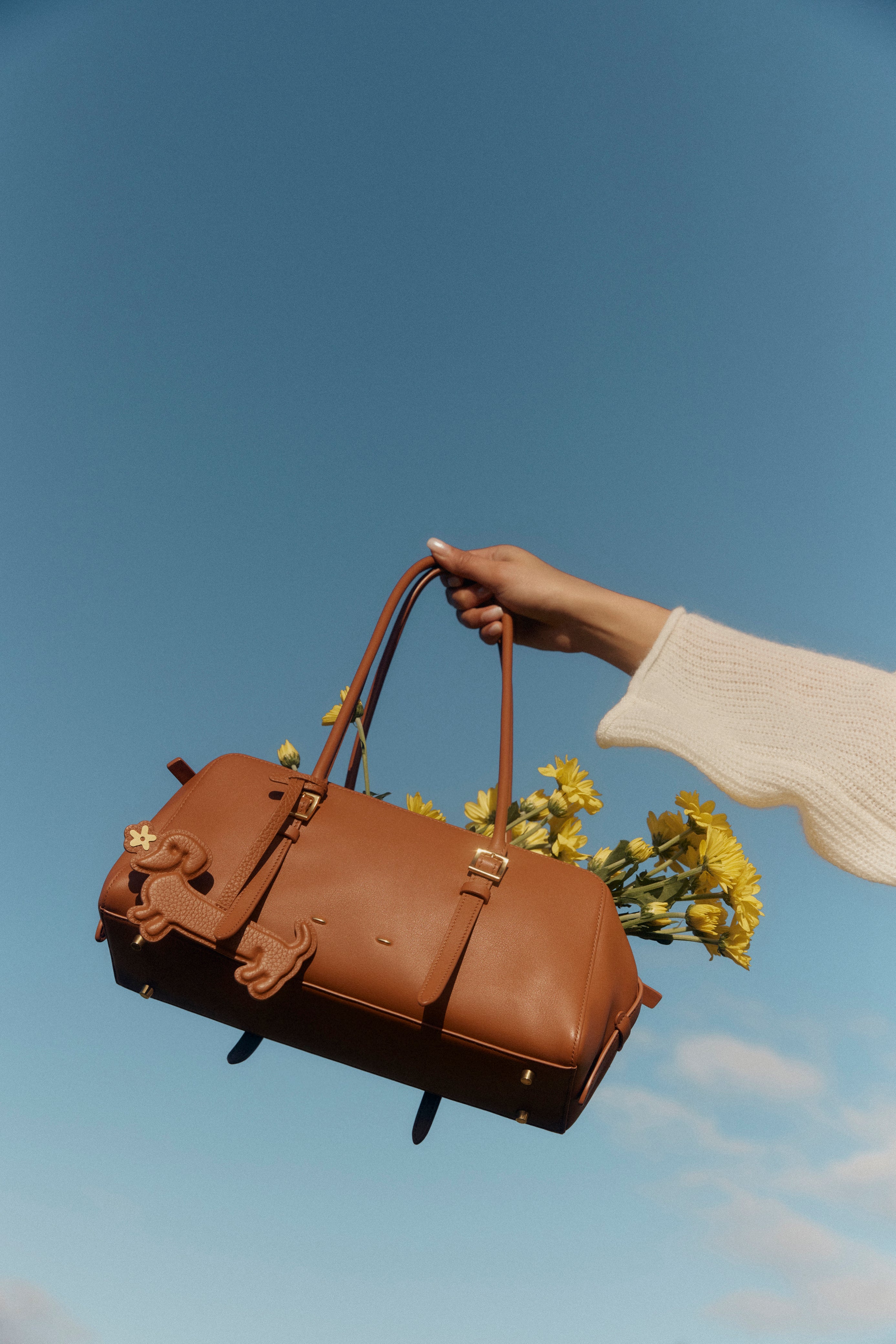 Monti East West Shoulder Bag in Top-grain Nappa leather